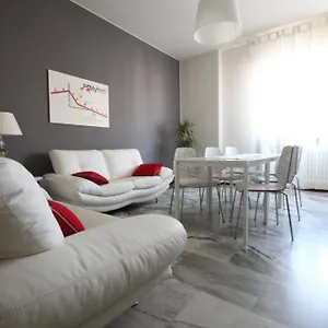Myroom In Town 3*, Bergamo Italia