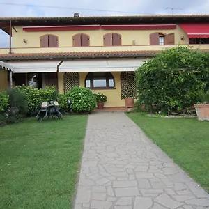 La Casa Gialla , Montignoso Italia