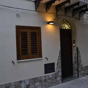 Donjon Centro , Castelbuono (Sicily) Italia